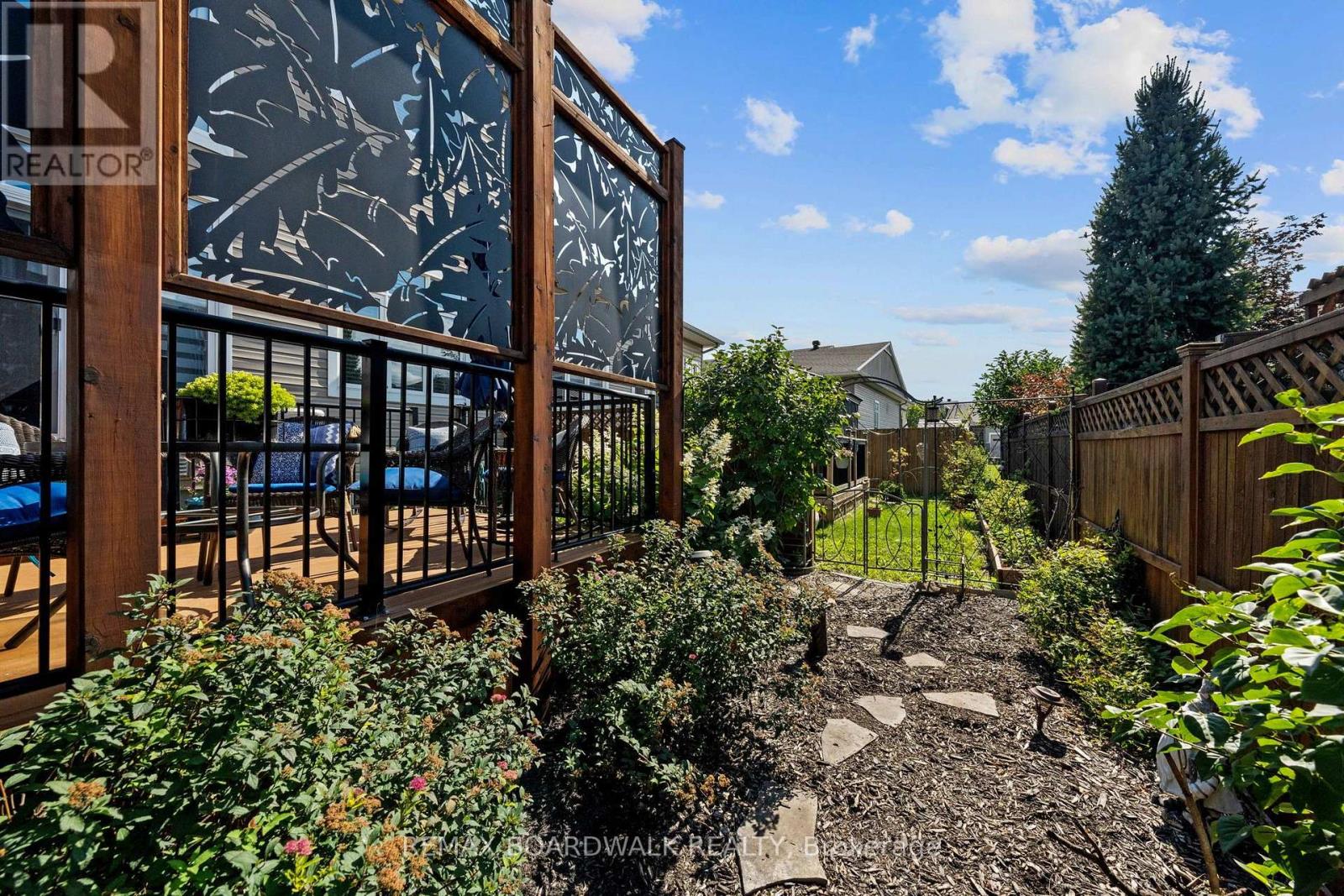 147 Oxford Street W Property Photo 43