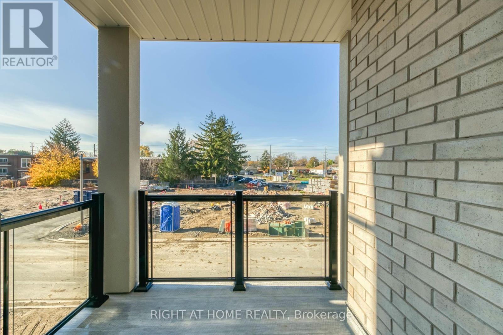 20 - 292 Vine Street Property Photo 9