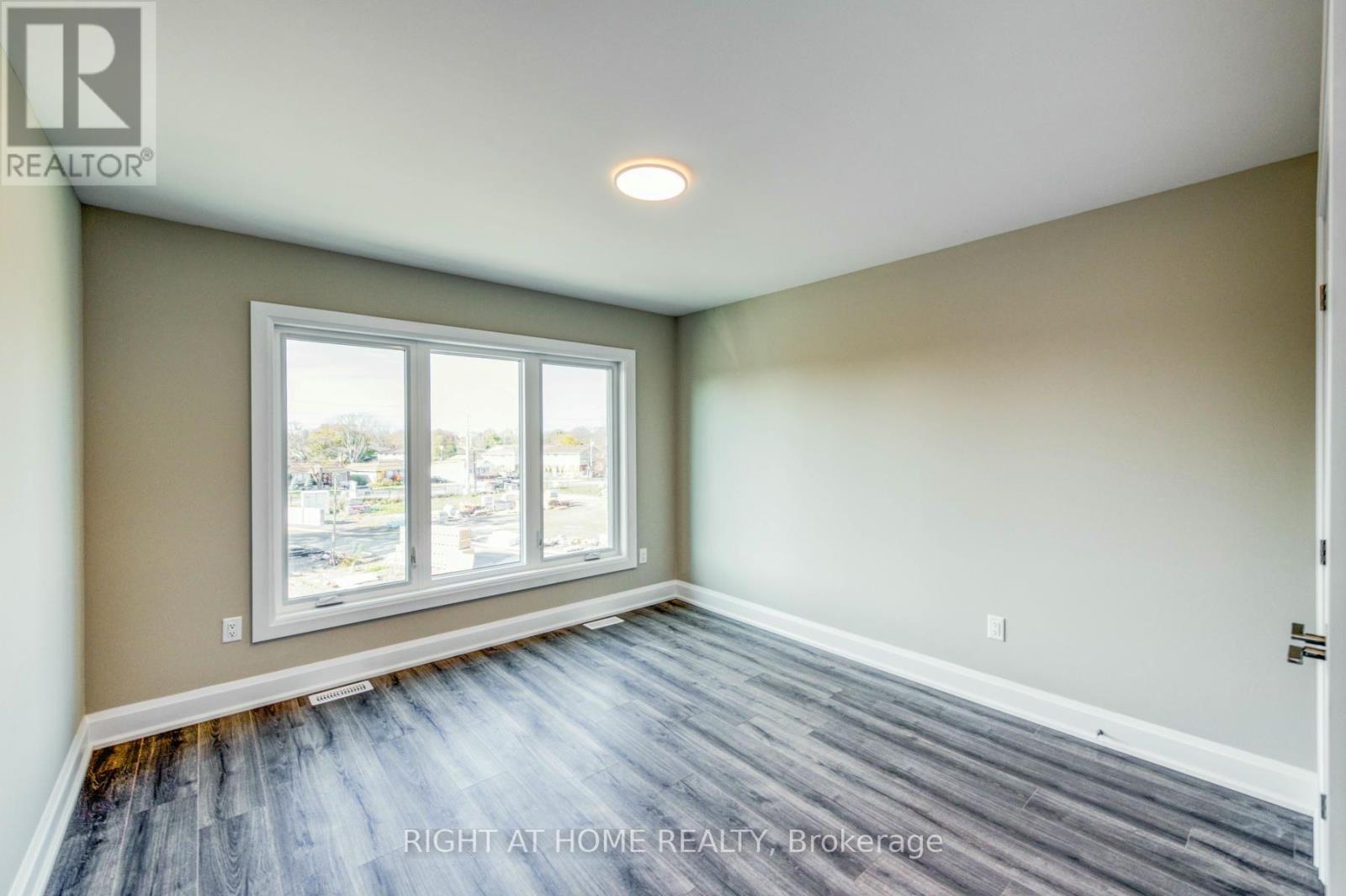 20 - 292 Vine Street Property Photo 13