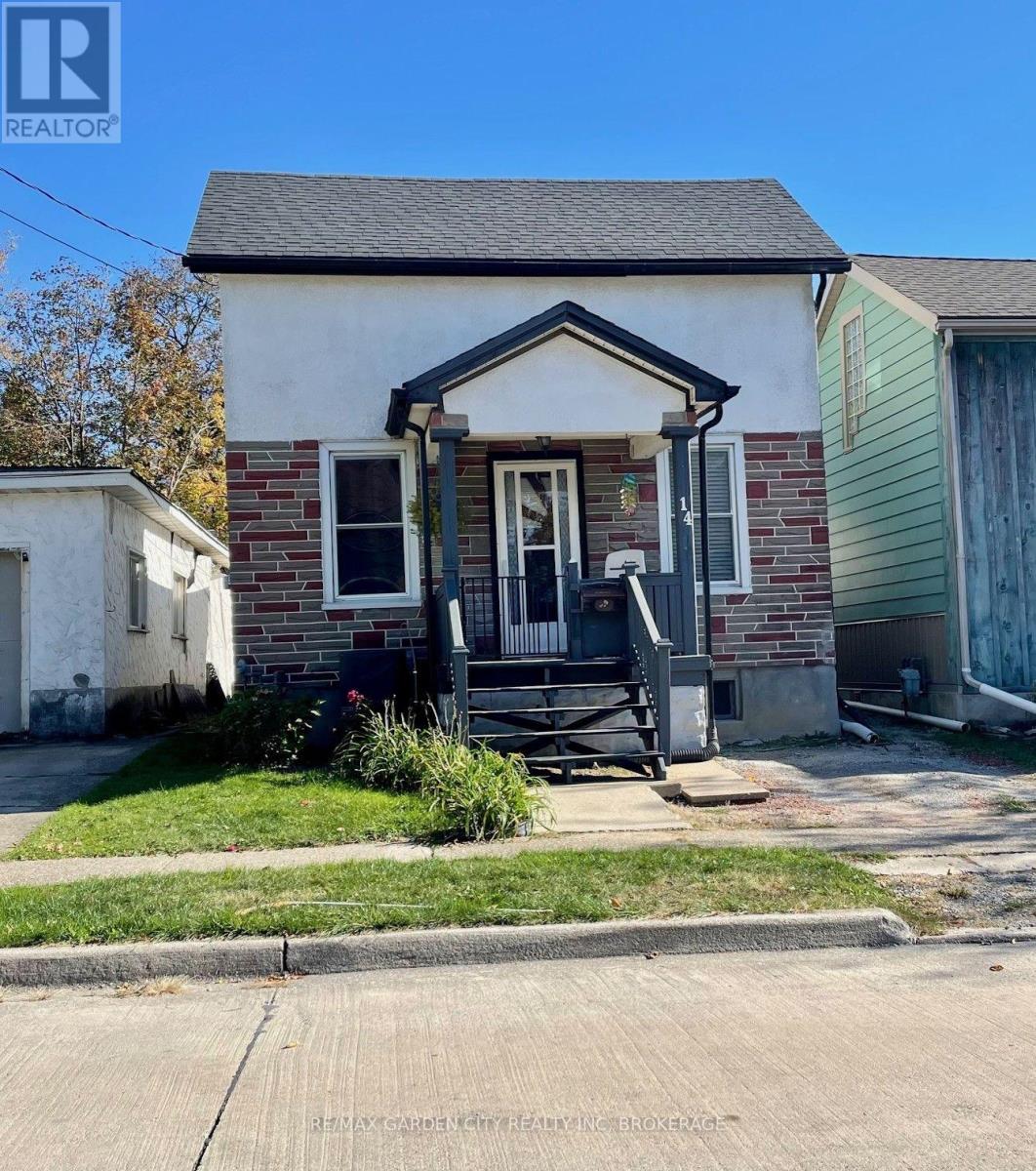 14 WELLAND STREET S Property Photo 1