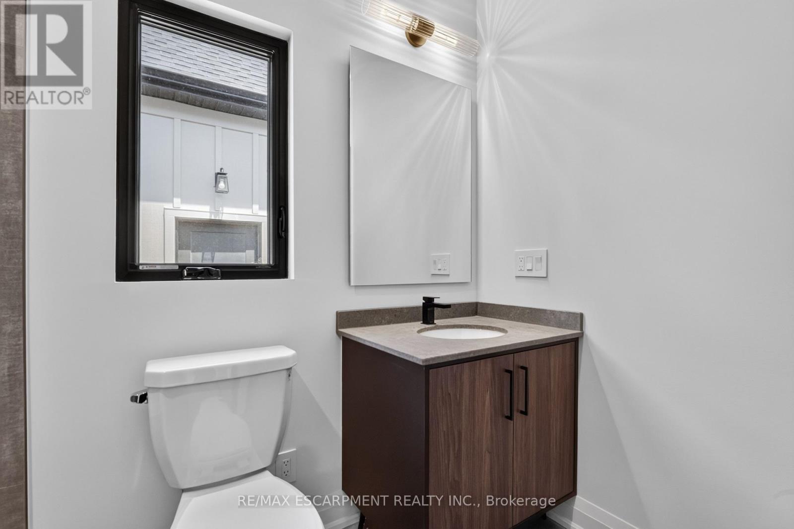 11 Oakley Drive Property Photo 10