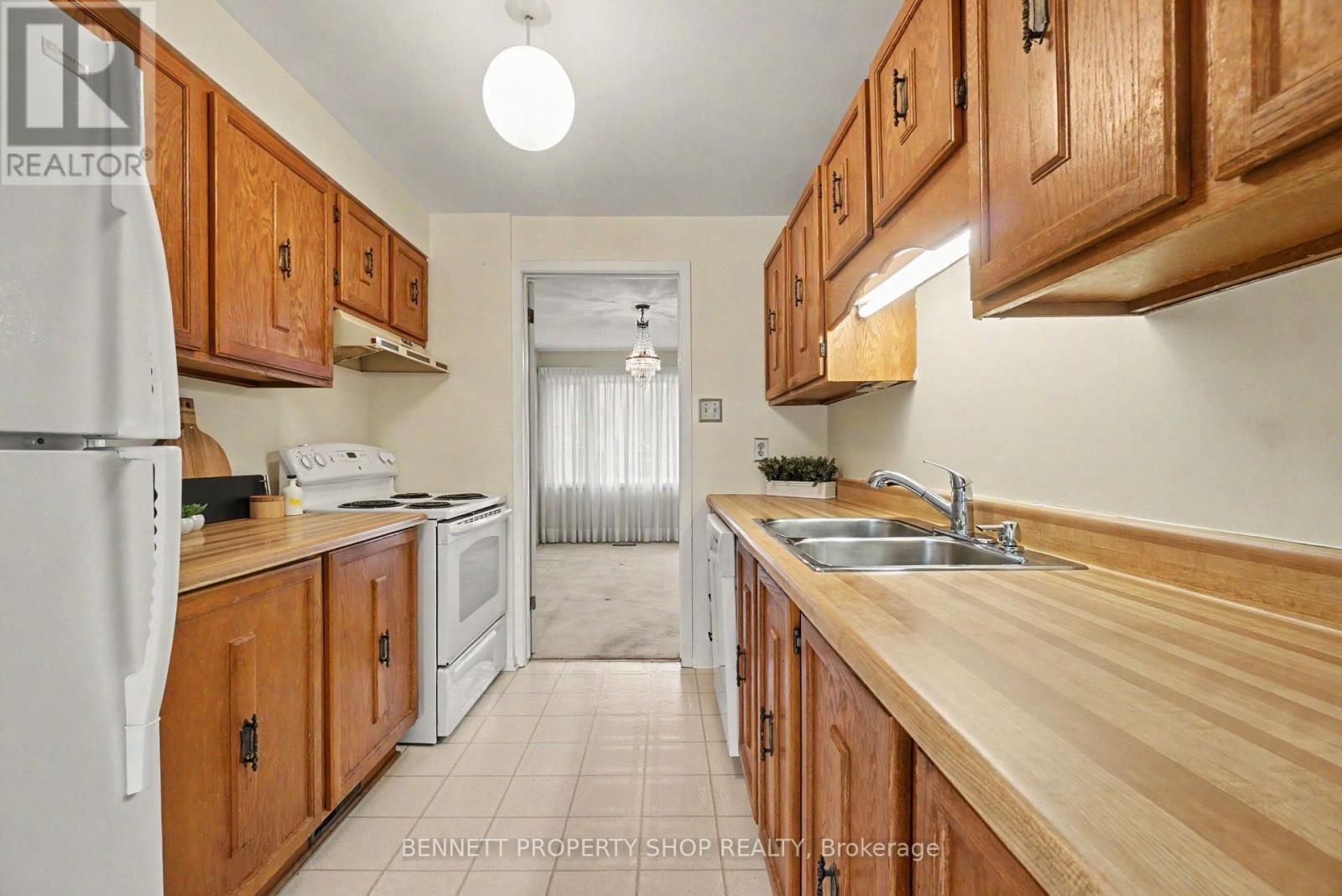 57 Sandhurst Court Property Photo 7