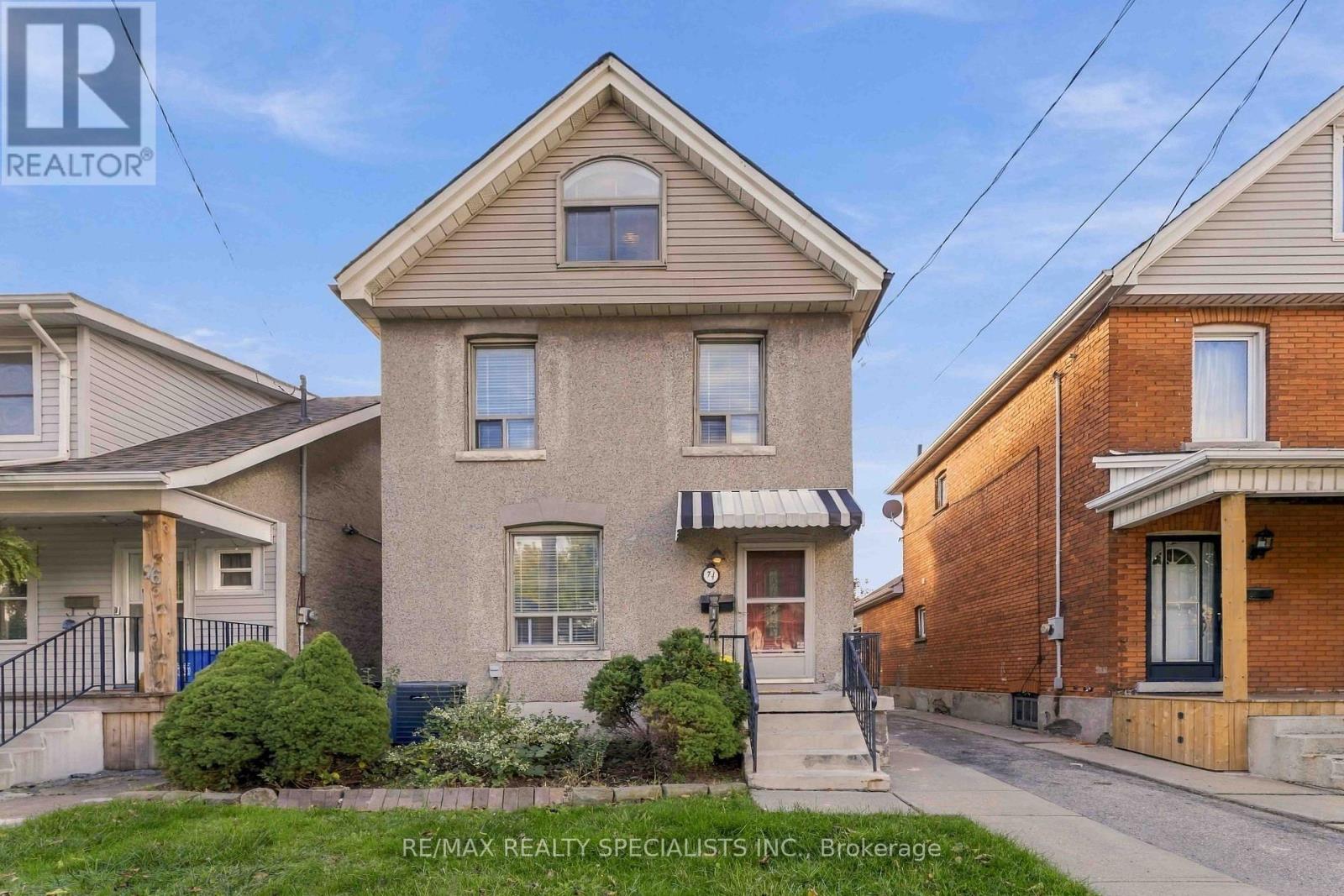 74 CAMBRIDGE AVENUE Property Photo 1