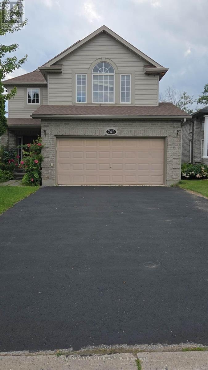 742 MARIGOLD STREET Property Photo 1