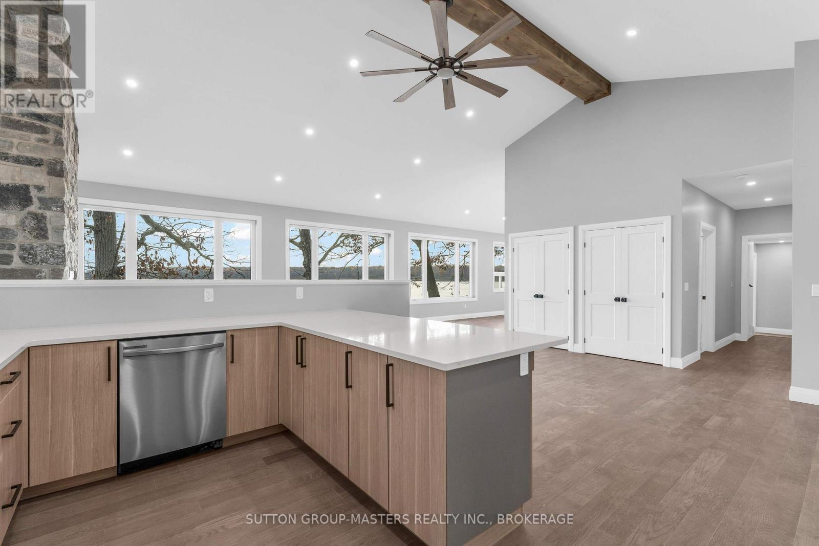 99 Blue Heron Lane Property Photo 8