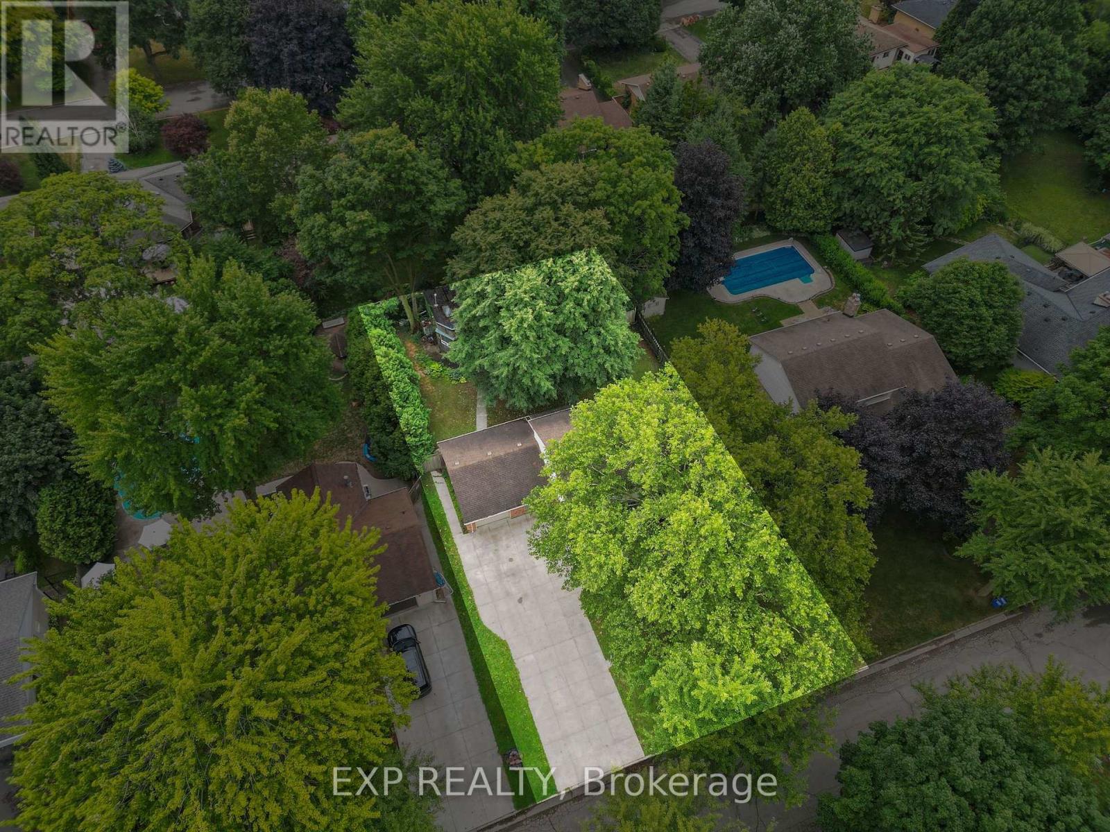42 Queen Mary Crescent Property Photo 1
