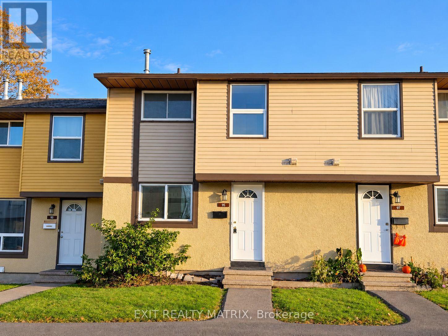 45 - 2570 SOUTHVALE CRESCENT Property Photo 1