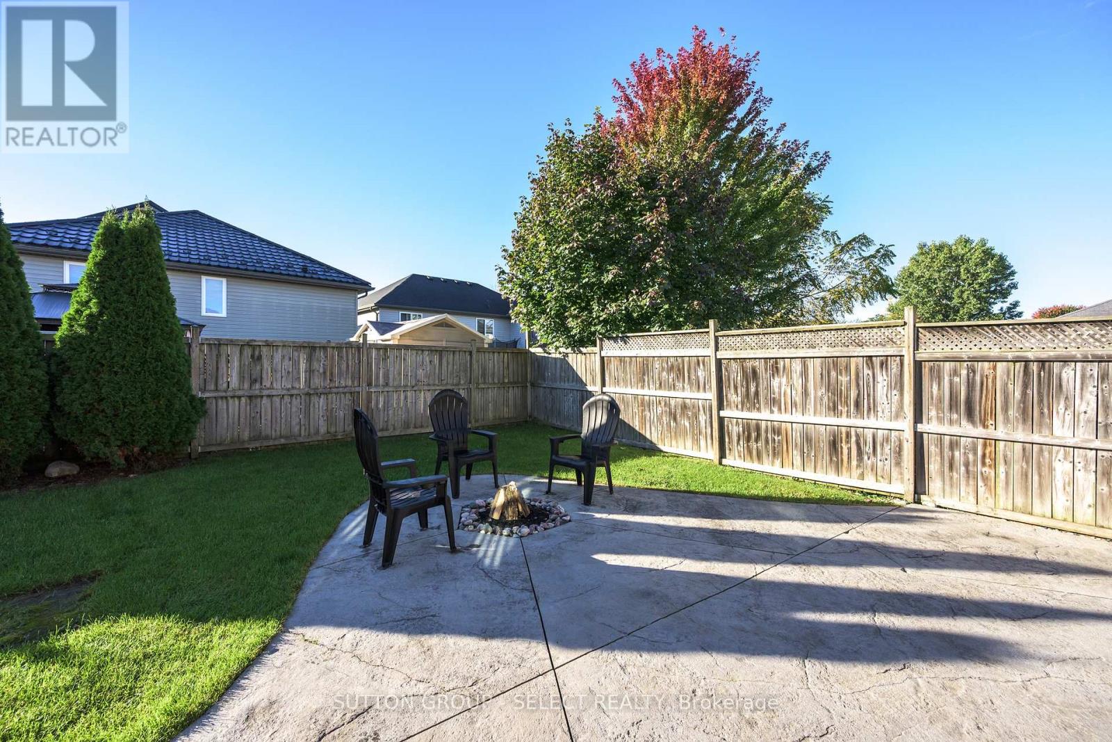 1801 Seymour Crescent Property Photo 40