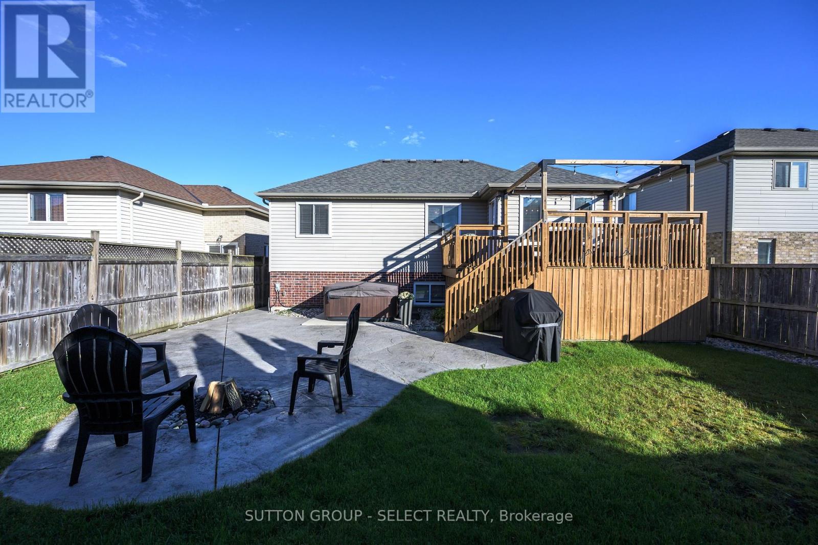 1801 Seymour Crescent Property Photo 41