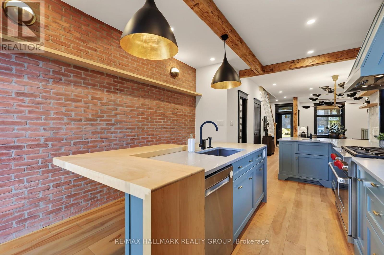 11 Third Avenue Property Photo 24