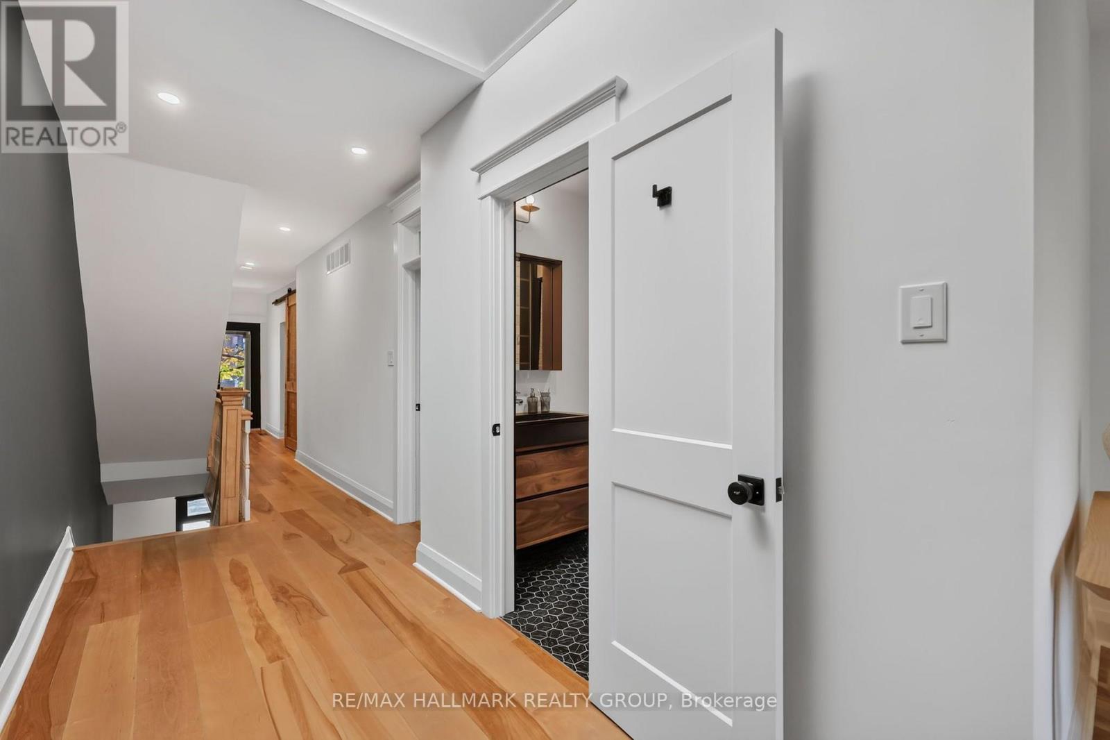 11 Third Avenue Property Photo 26