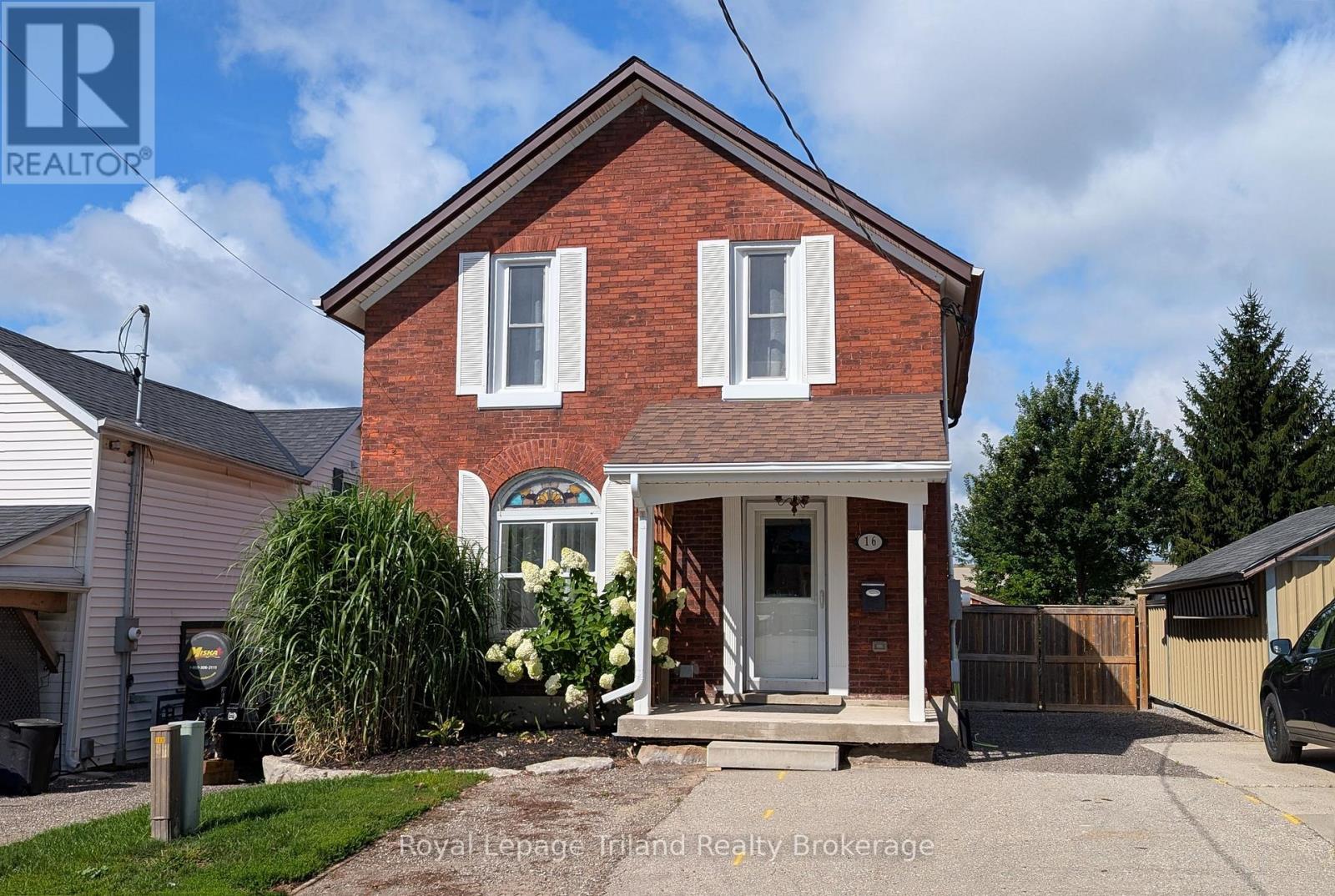 16 BROADWAY STREET Property Photo 1