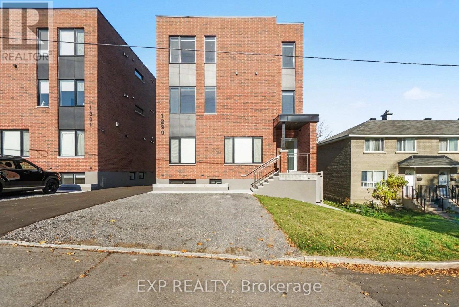 4 - 1299 DORCHESTER AVENUE Property Photo 1