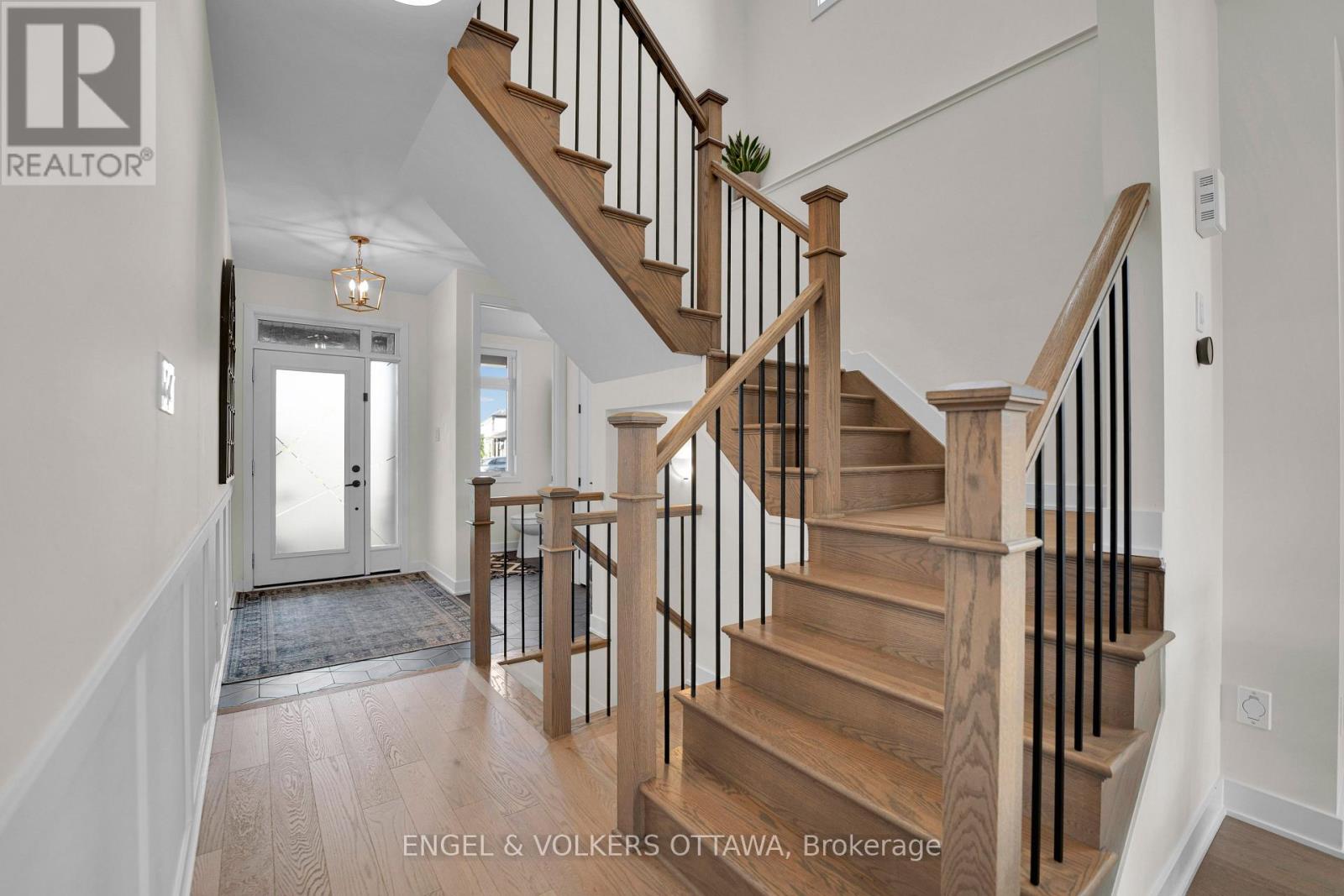 342 Finial Way Property Photo 4