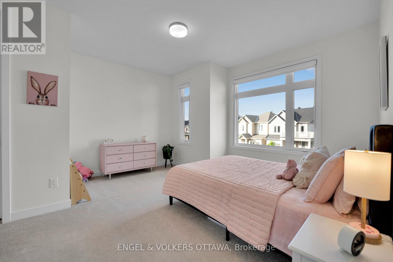 342 Finial Way Property Photo 25