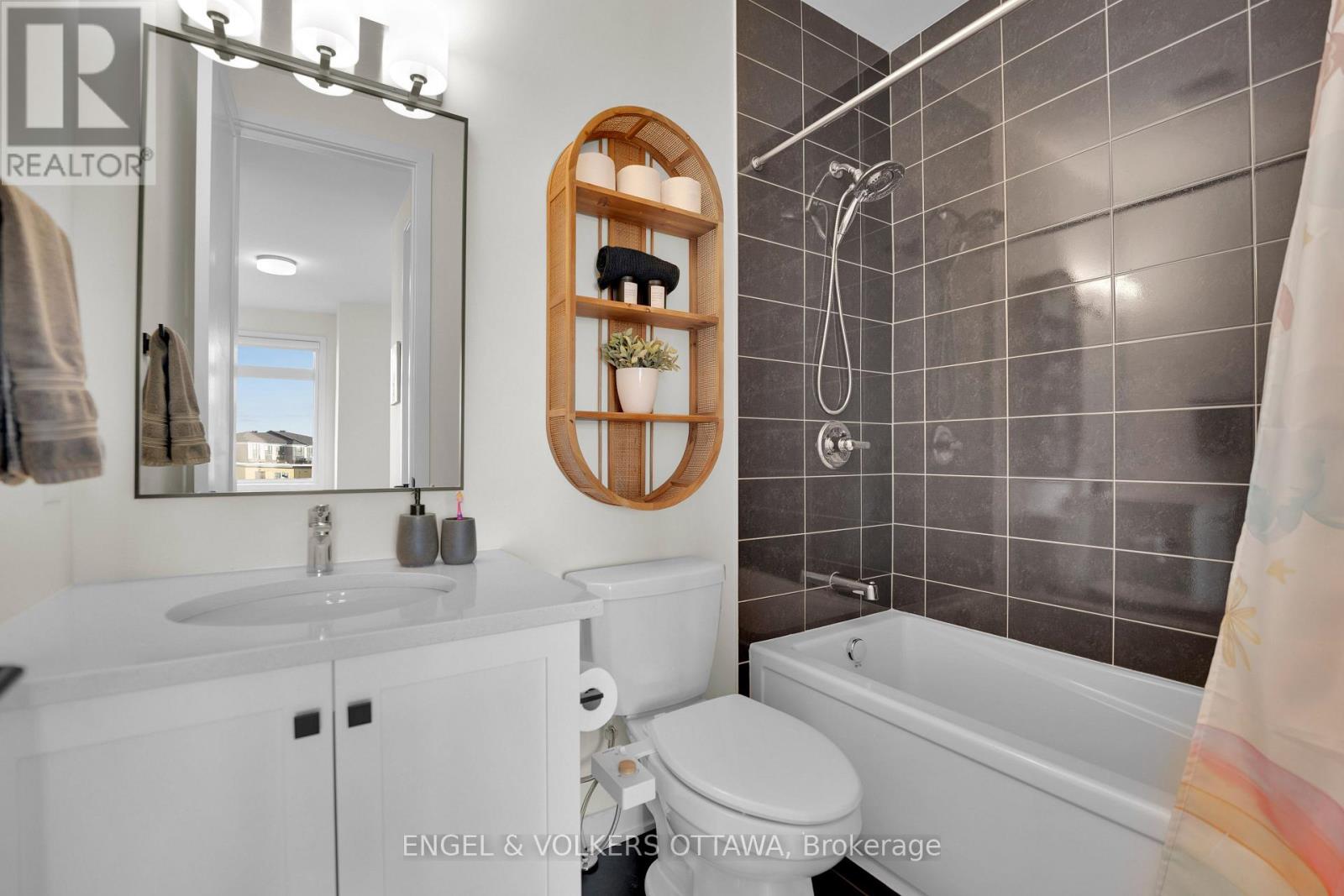 342 Finial Way Property Photo 26