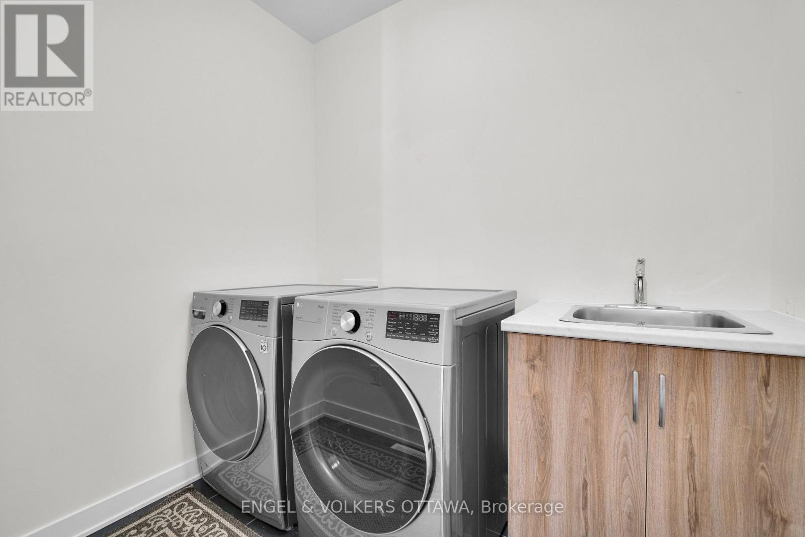 342 Finial Way Property Photo 31