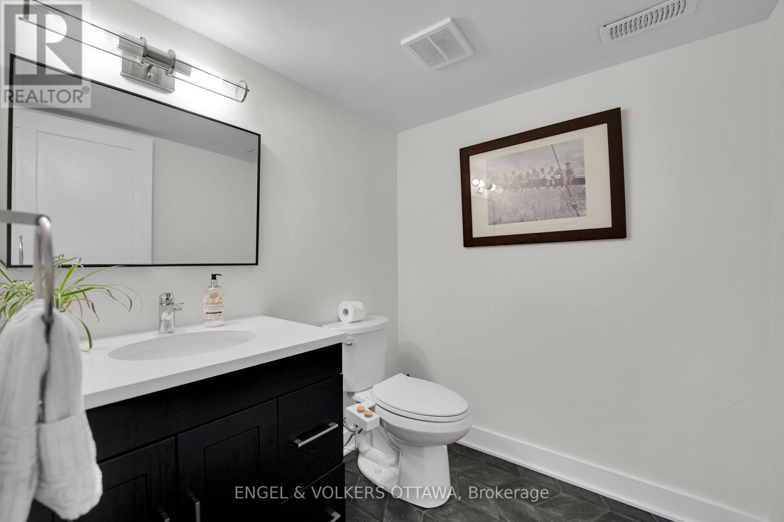 342 Finial Way Property Photo 35