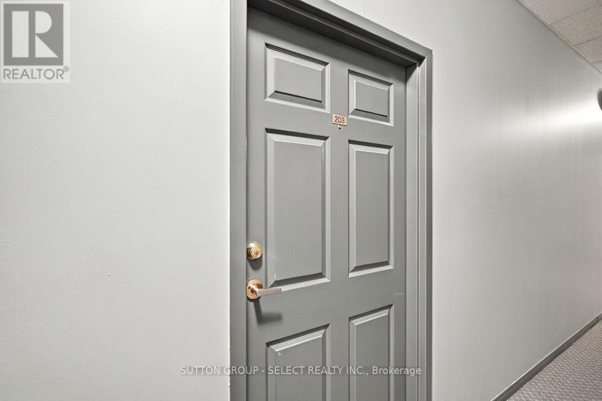 203 - 272 Dundas Street Property Photo 10