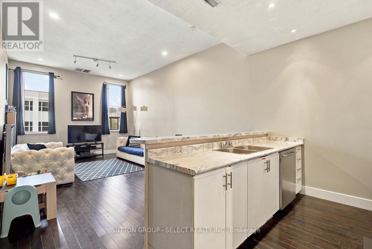 203 - 272 Dundas Street Property Photo 12
