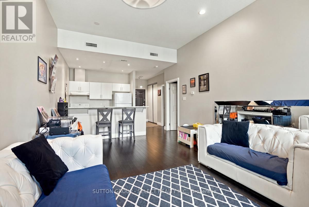 203 - 272 Dundas Street Property Photo 16