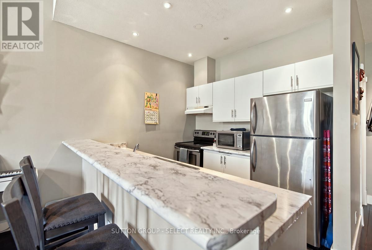 203 - 272 Dundas Street Property Photo 17