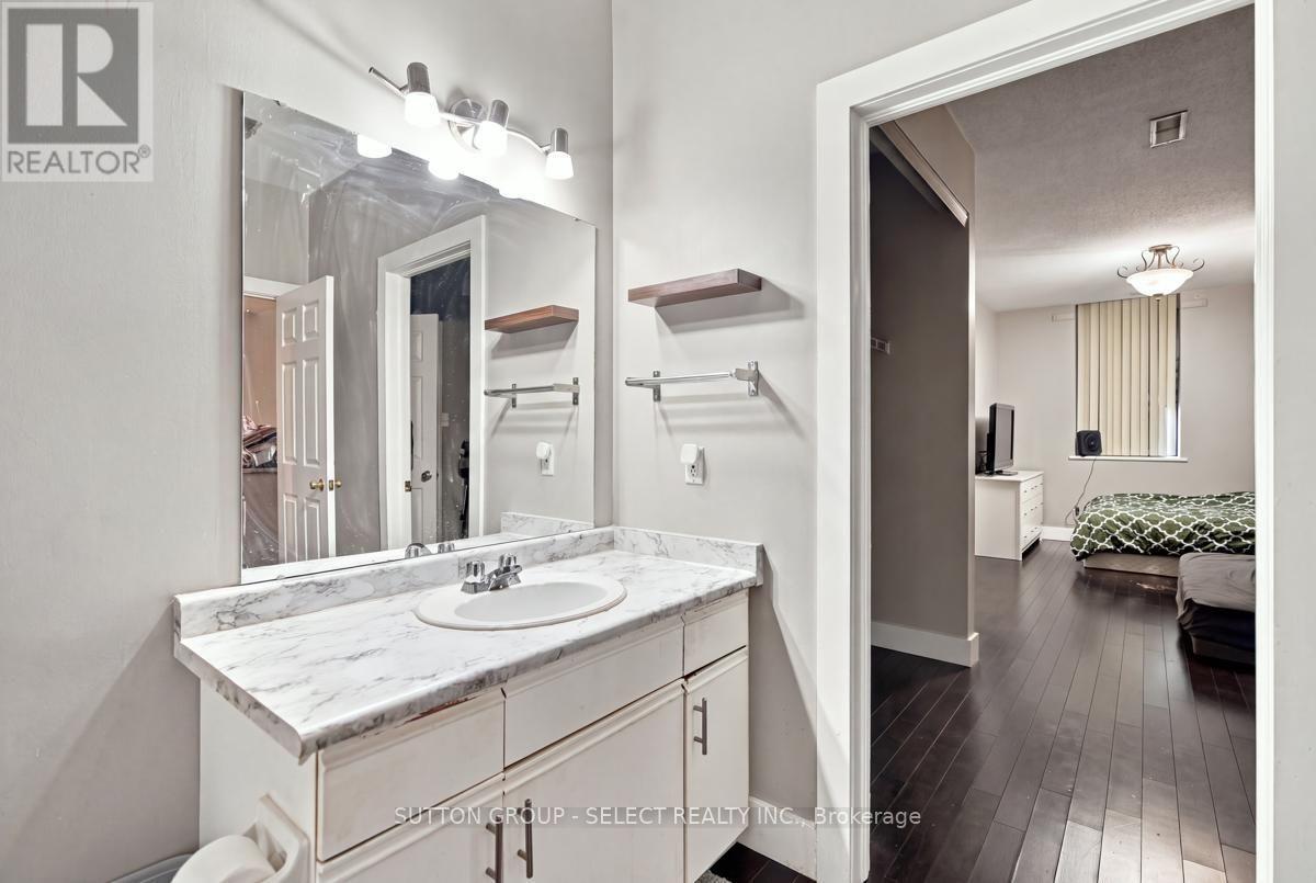 203 - 272 Dundas Street Property Photo 24