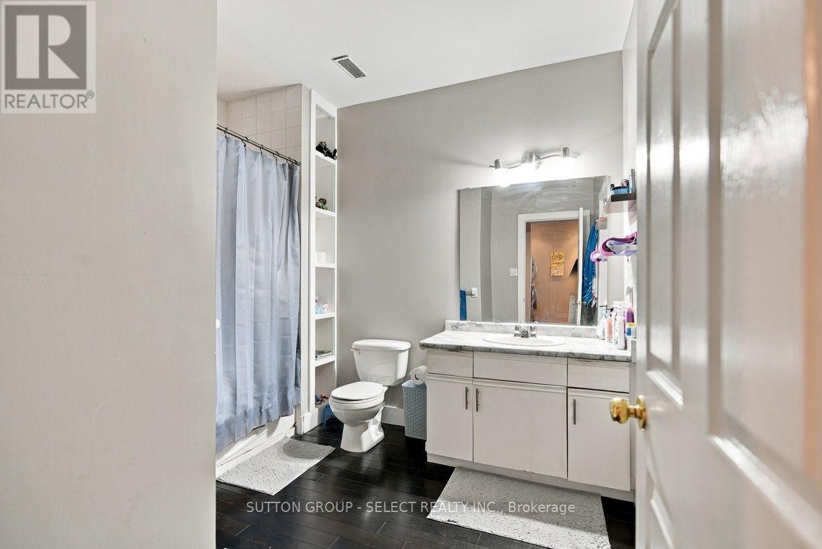 203 - 272 Dundas Street Property Photo 25