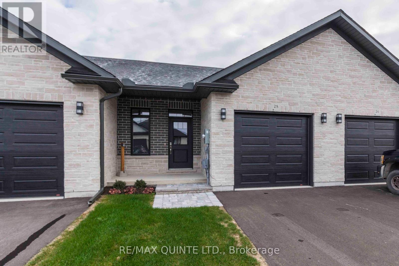 7 Vaughn Court Property Photo 1