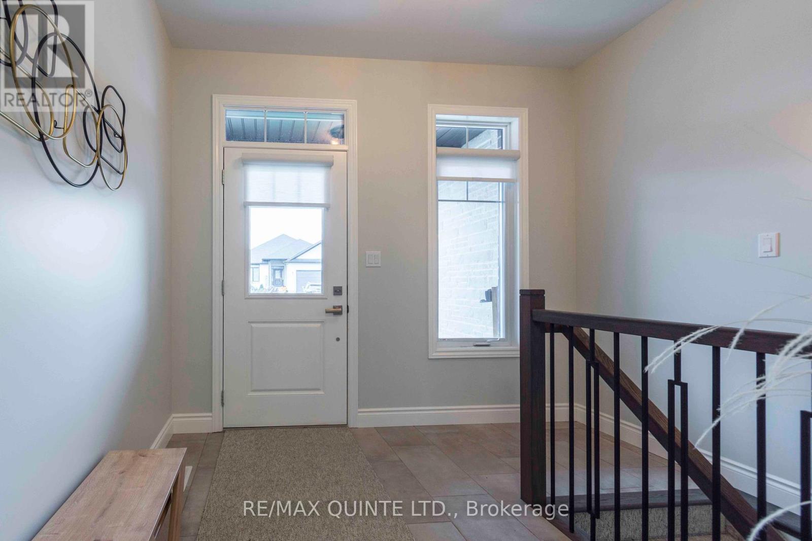 7 Vaughn Court Property Photo 3