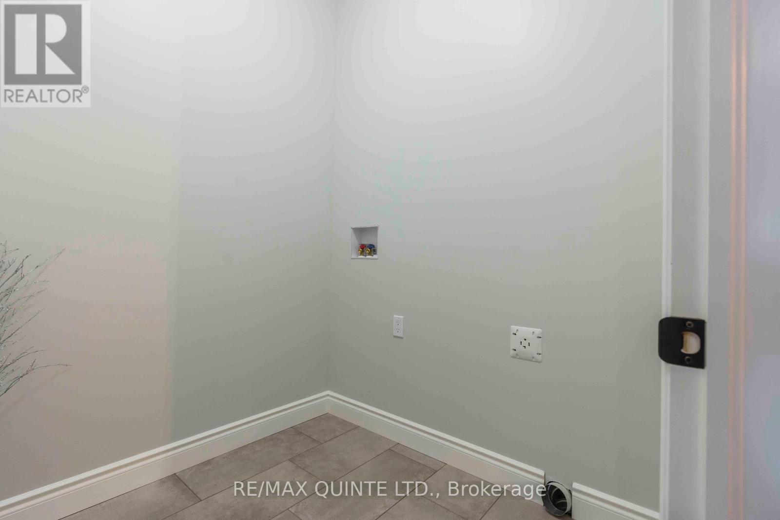 7 Vaughn Court Property Photo 20