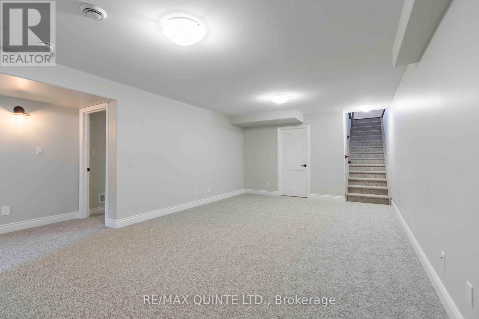 7 Vaughn Court Property Photo 24