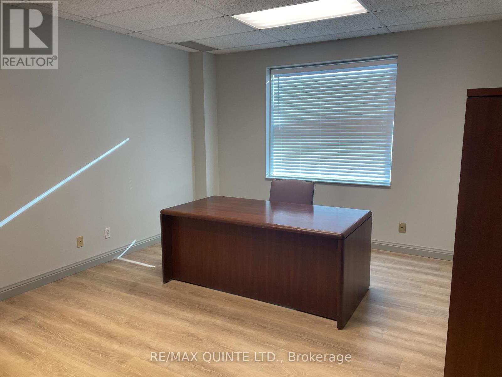 69-71 Dundas Street W Property Photo 10