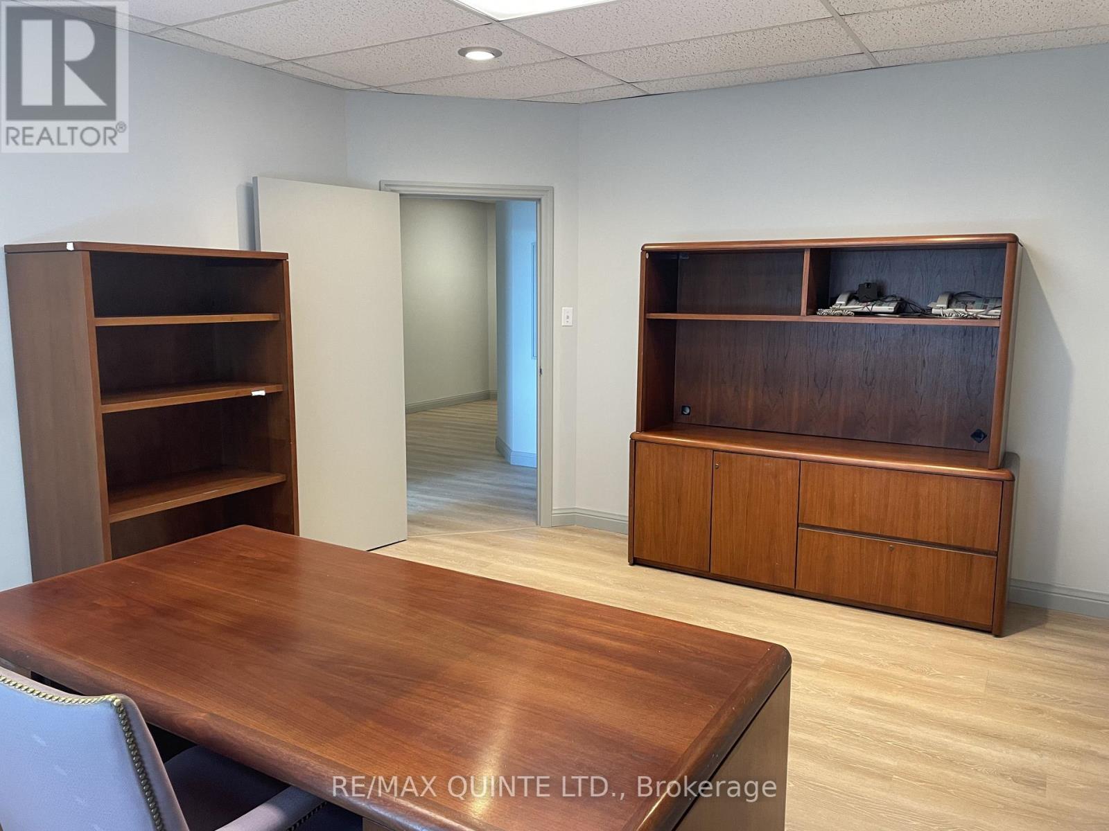 69-71 Dundas Street W Property Photo 11
