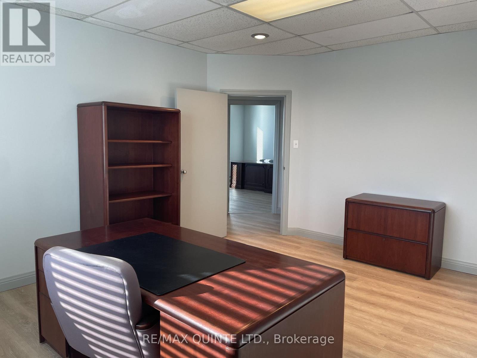 69-71 Dundas Street W Property Photo 32