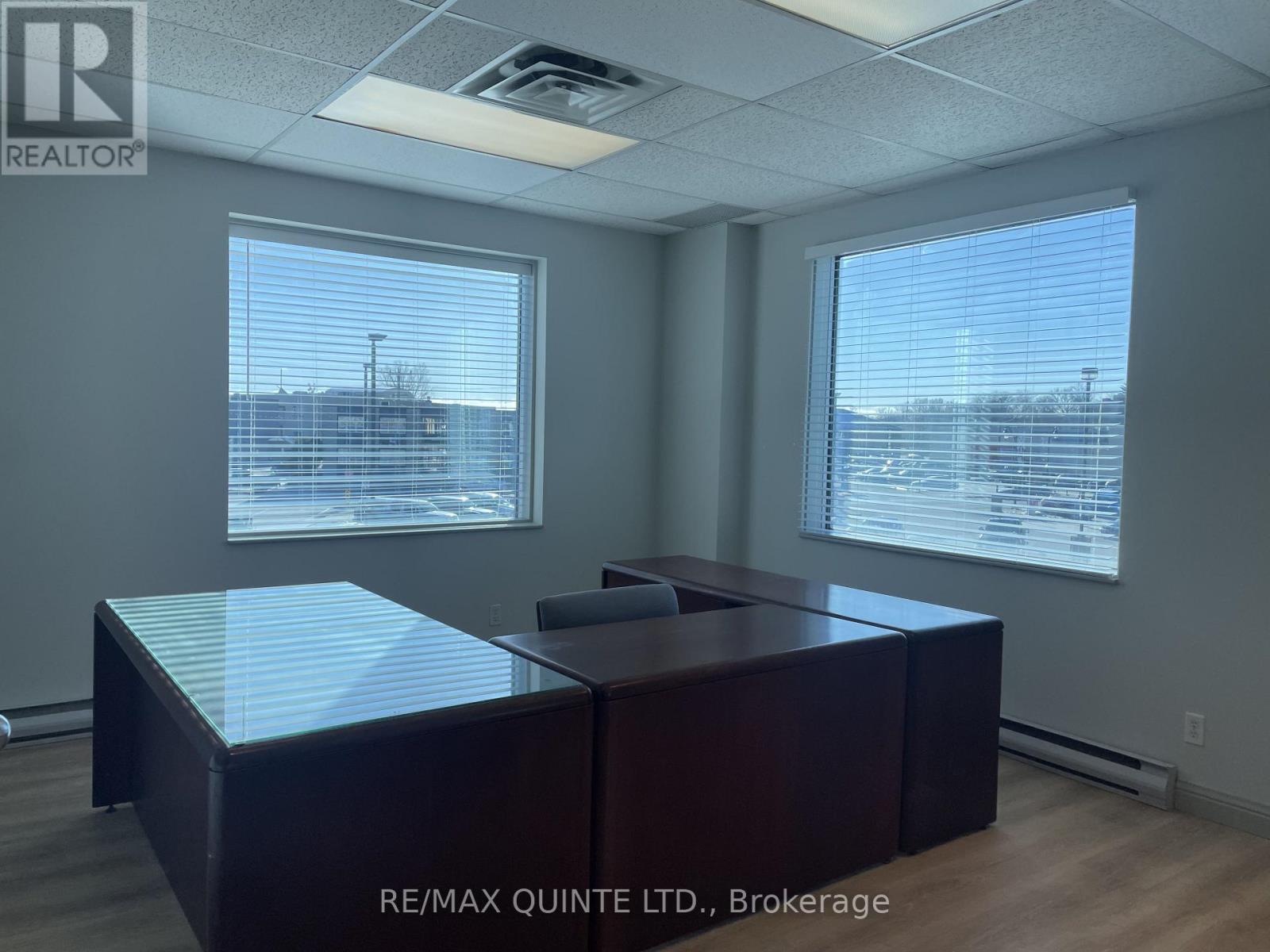 69-71 Dundas Street W Property Photo 34