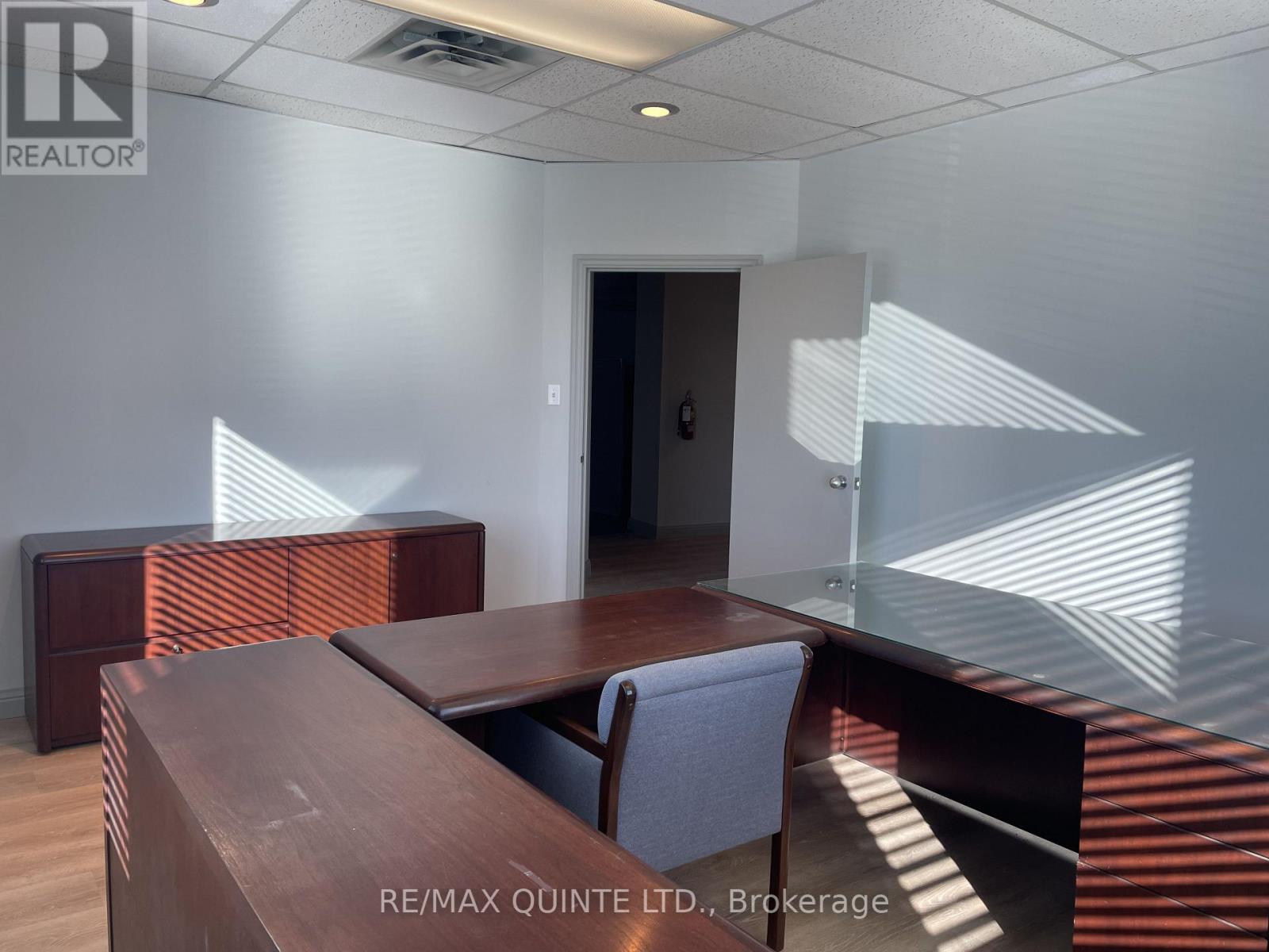 69-71 Dundas Street W Property Photo 35