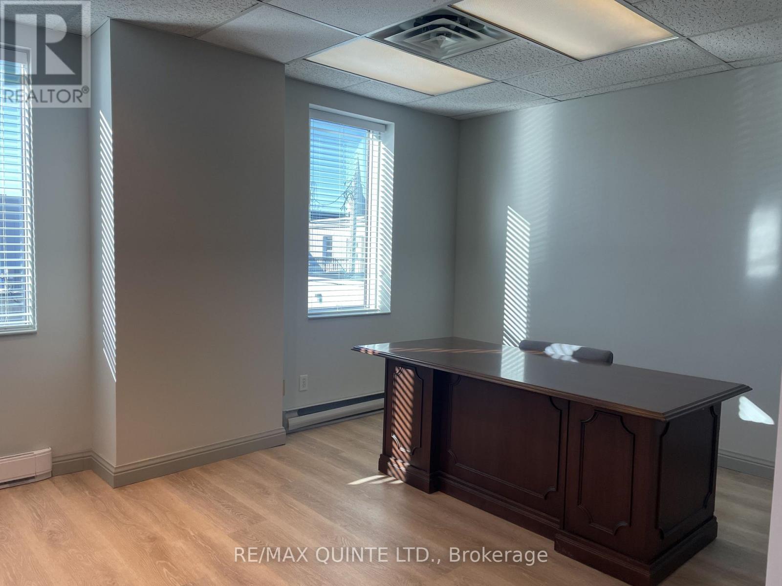 69-71 Dundas Street W Property Photo 37