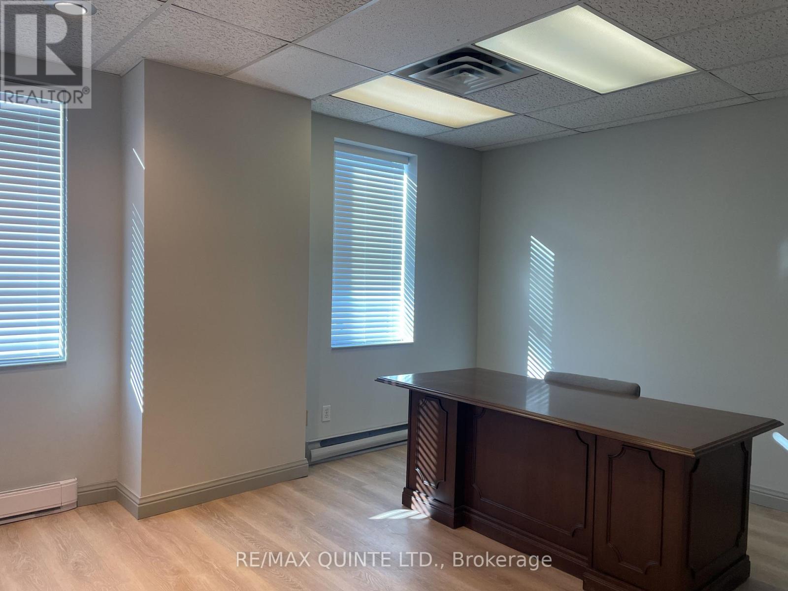 69-71 Dundas Street W Property Photo 39
