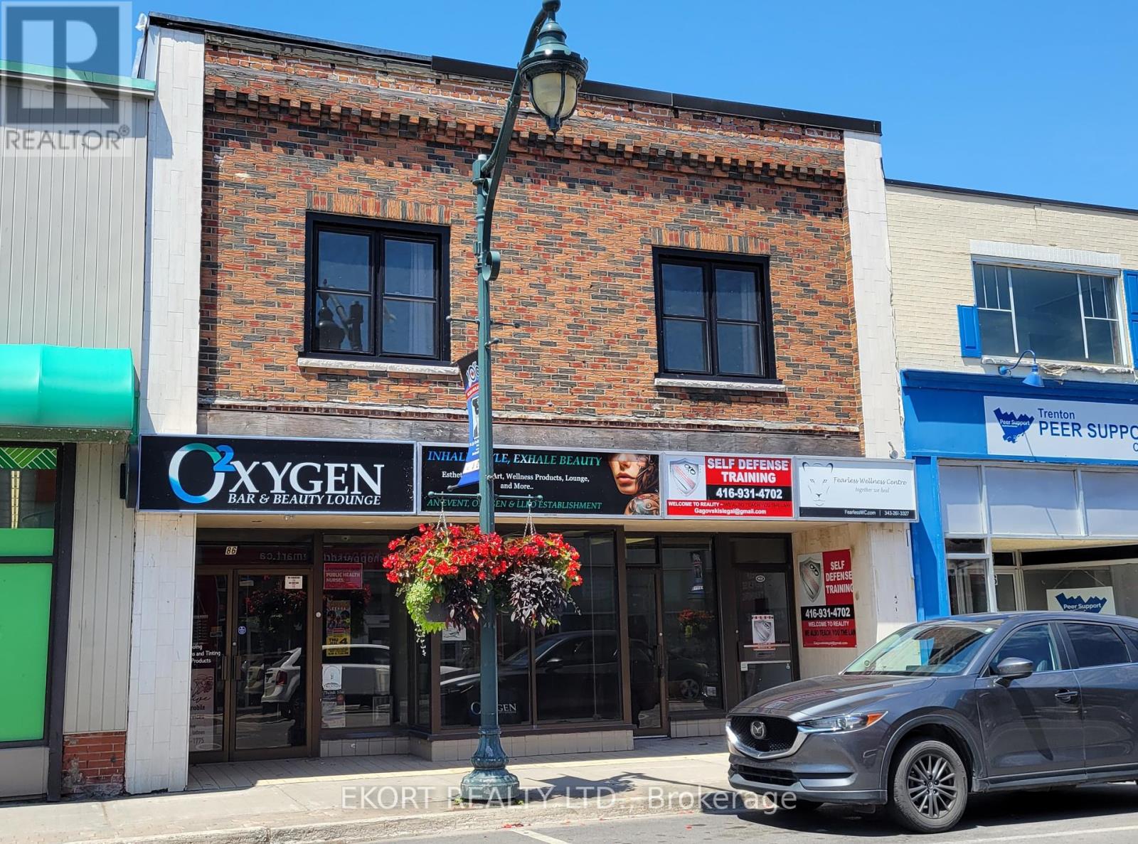 A - 82 DUNDAS STREET W Property Photo 1