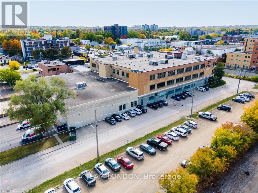Multi - 300 Wellington Street Property Photo 2