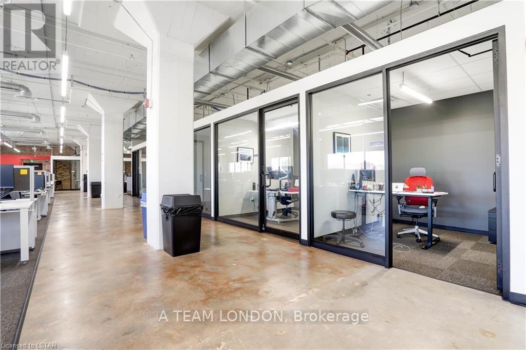 Multi - 300 Wellington Street Property Photo 15