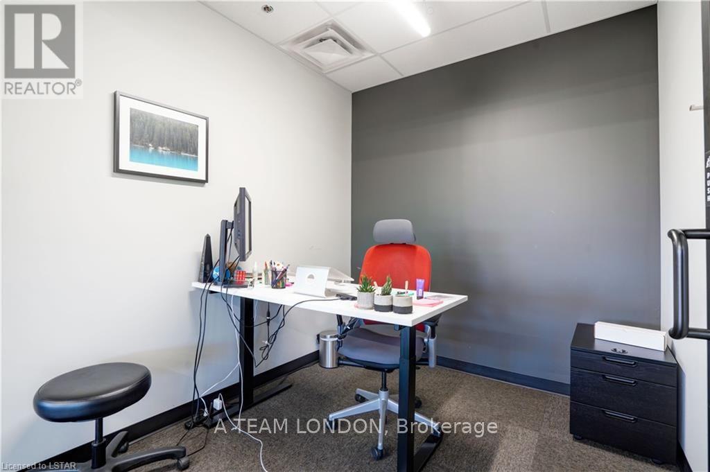 Multi - 300 Wellington Street Property Photo 16