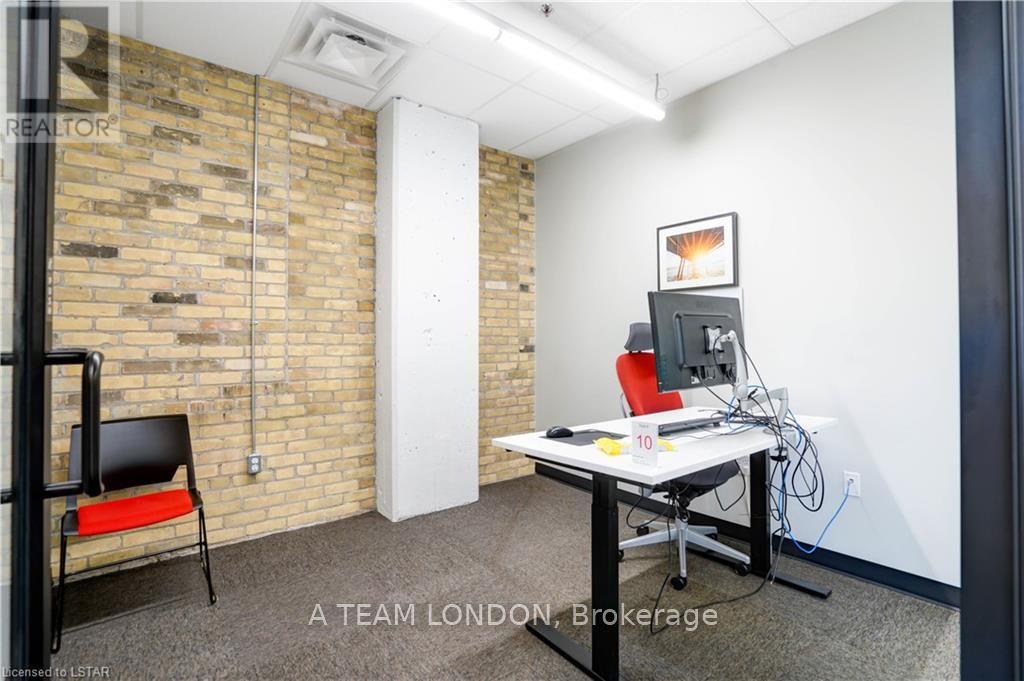 Multi - 300 Wellington Street Property Photo 17