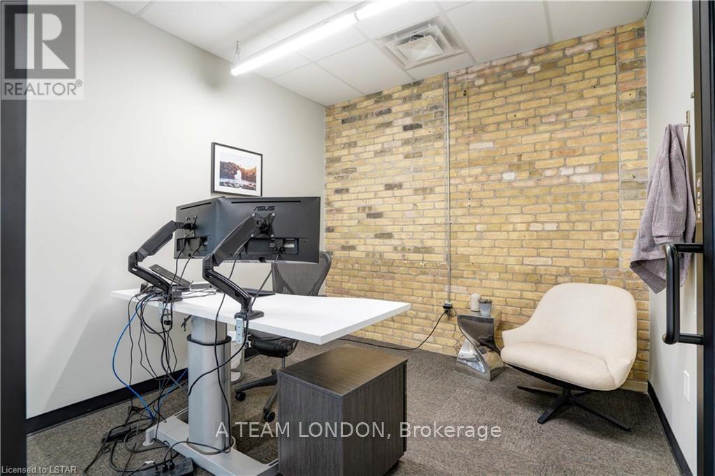 Multi - 300 Wellington Street Property Photo 18