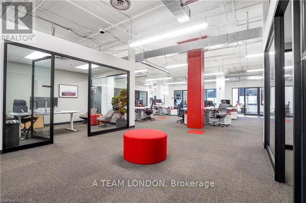 Multi - 300 Wellington Street Property Photo 19