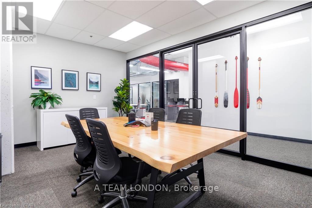 Multi - 300 Wellington Street Property Photo 25