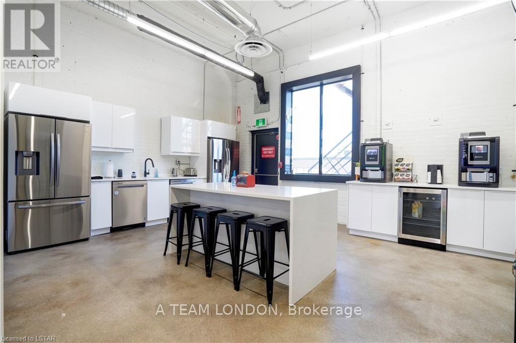 Multi - 300 Wellington Street Property Photo 26