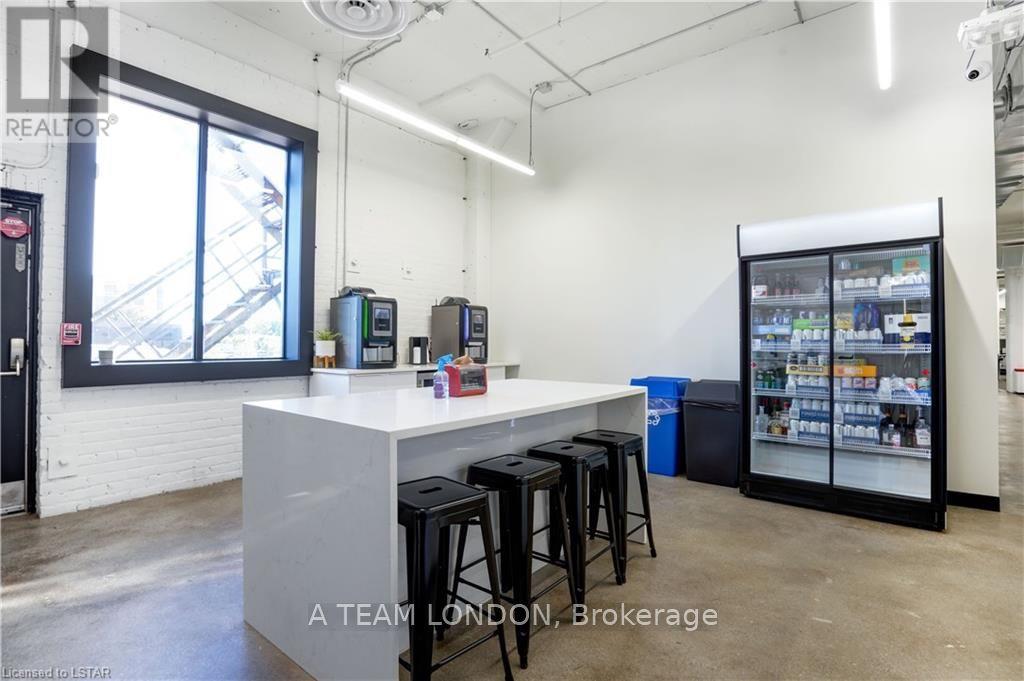 Multi - 300 Wellington Street Property Photo 27