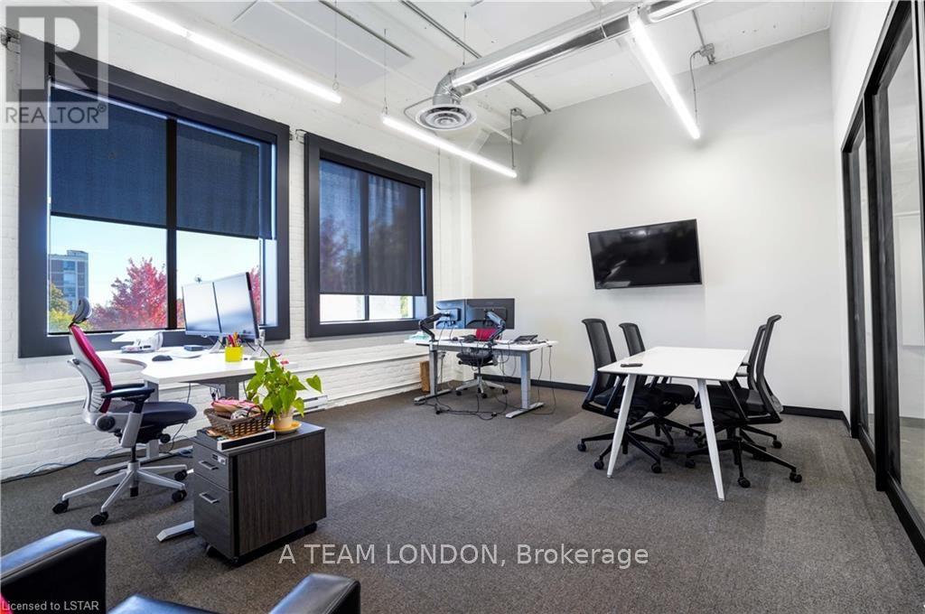 Multi - 300 Wellington Street Property Photo 28